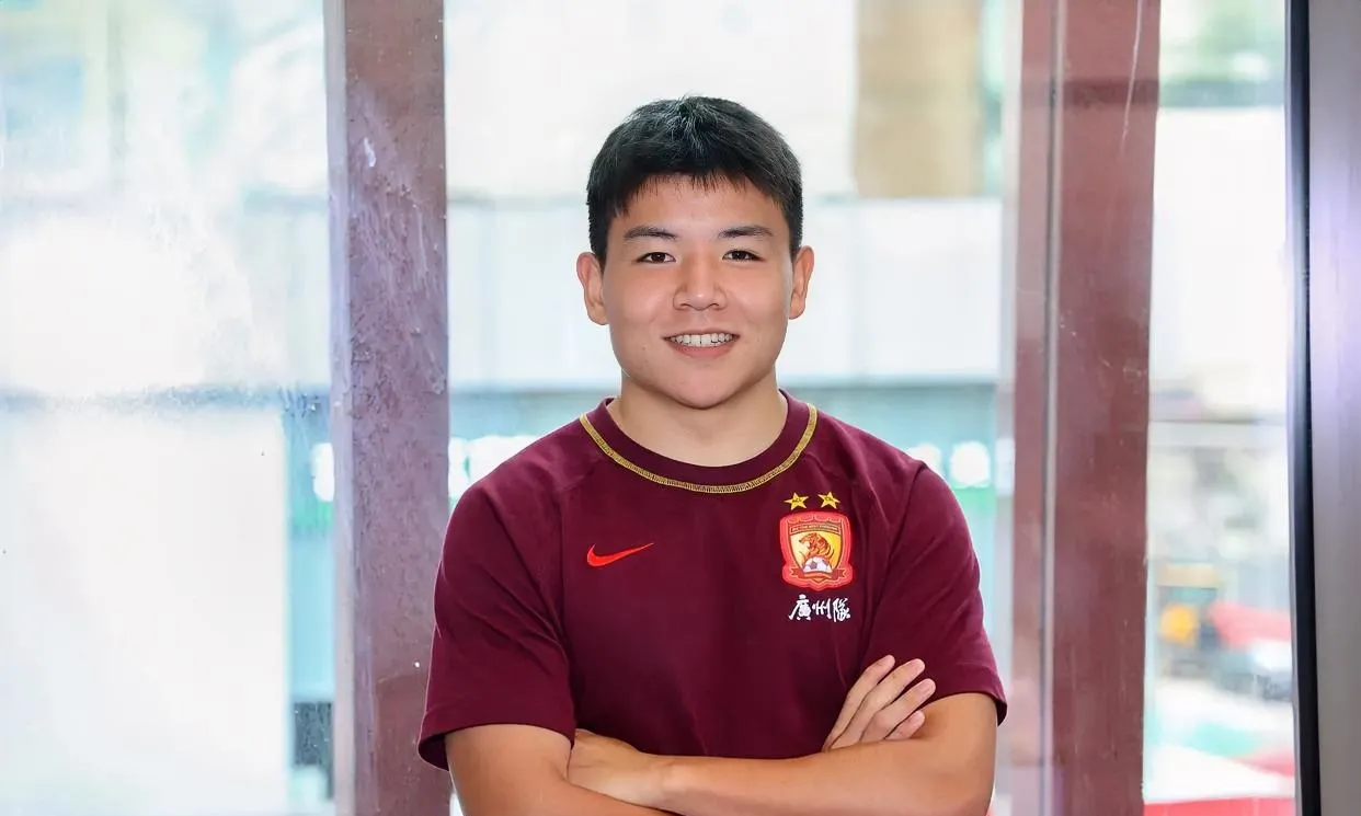 马尔基队员冲锋陷阵，传球精准成功获胜