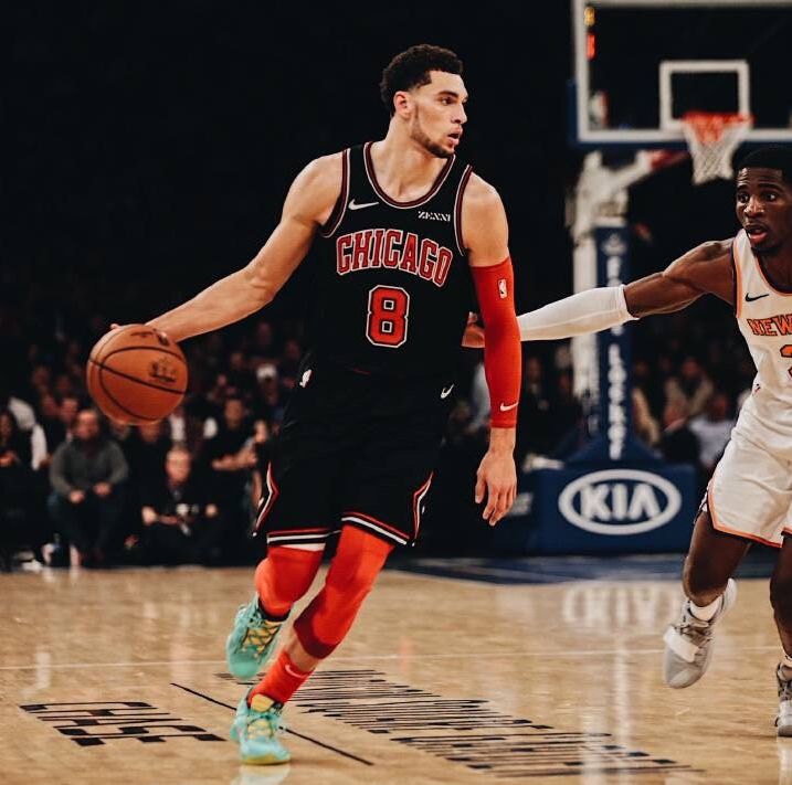 关于新疆队完胜尼克斯，拉文刷新纪录的信息