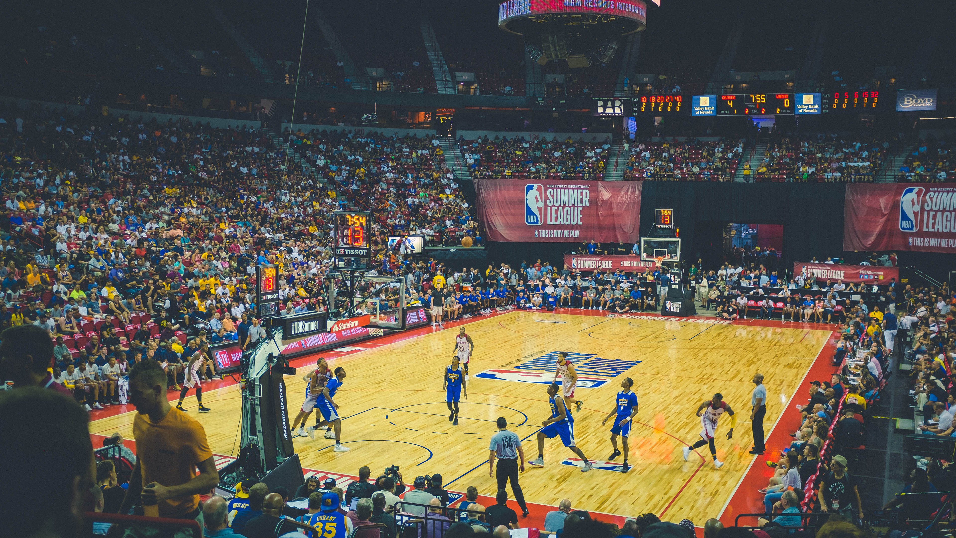 舞台越大越强，布伦森的F1年度争冠之夜