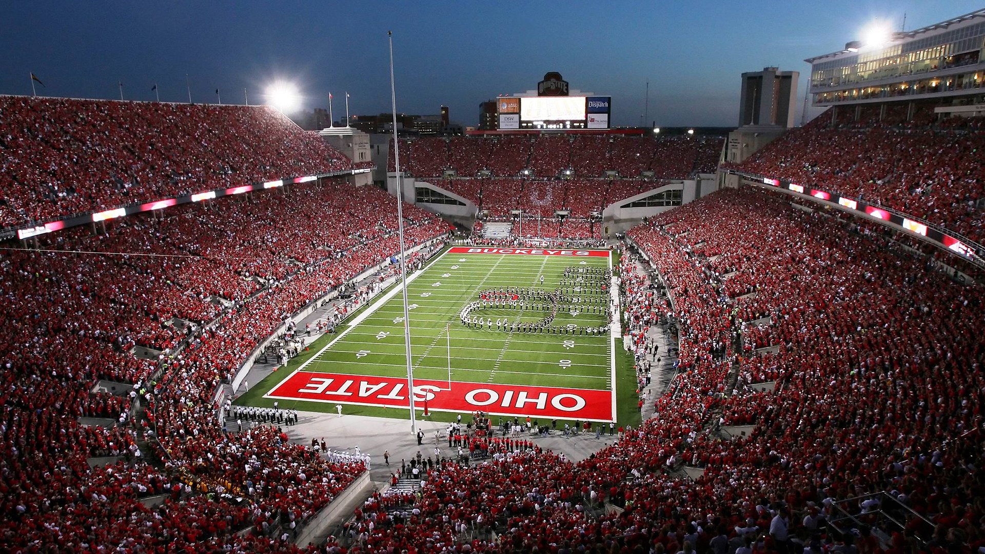 上海队完胜山东队，德罗赞统治全场